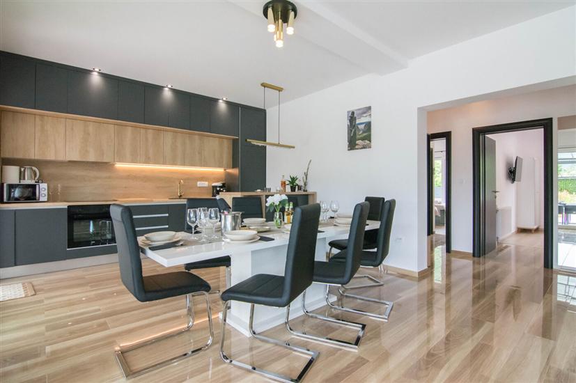 House K1, for 10 persons