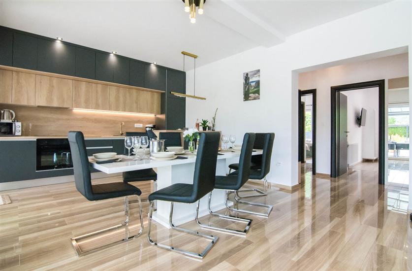 House K1, for 10 persons