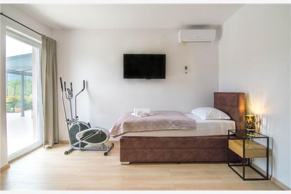 House K1, for 10 persons