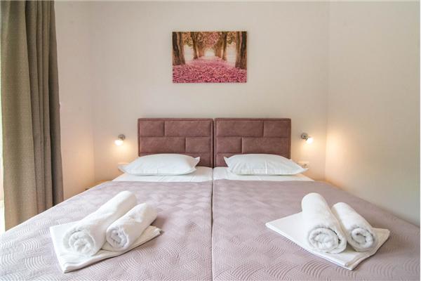 House K1, for 10 persons