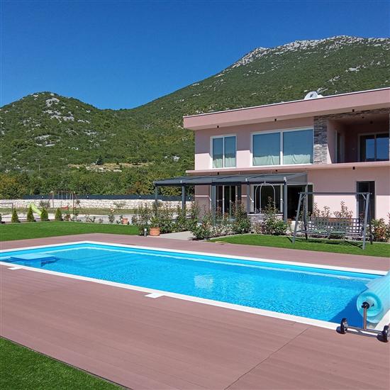 Villa Nebo with heated pool and tennis court