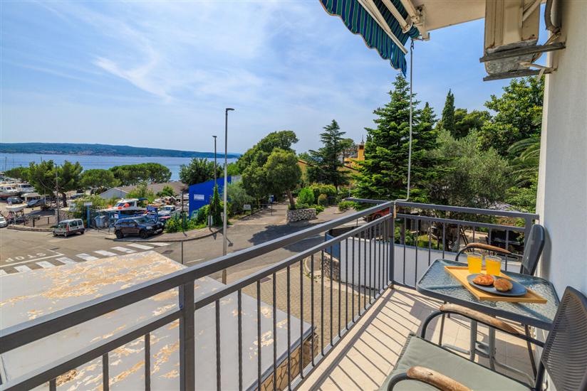 Apartment A1, for 5 persons