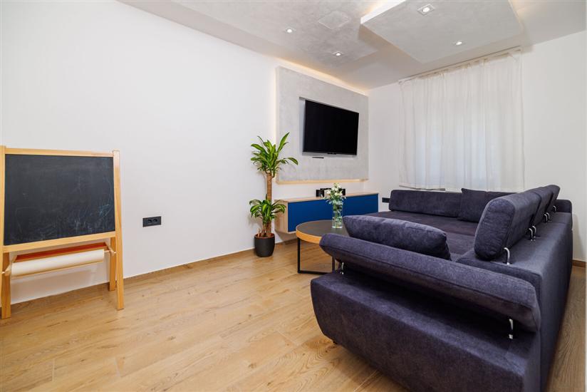 Apartment A1, for 5 persons