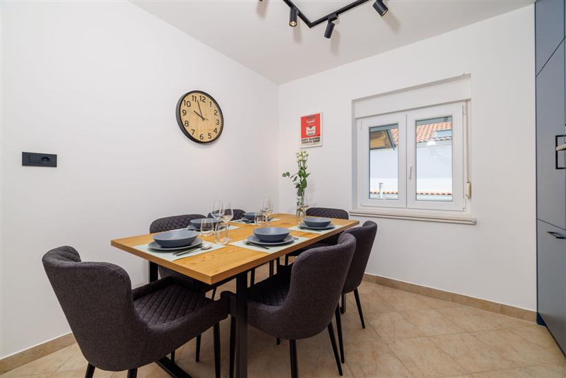 Apartment A1, for 5 persons