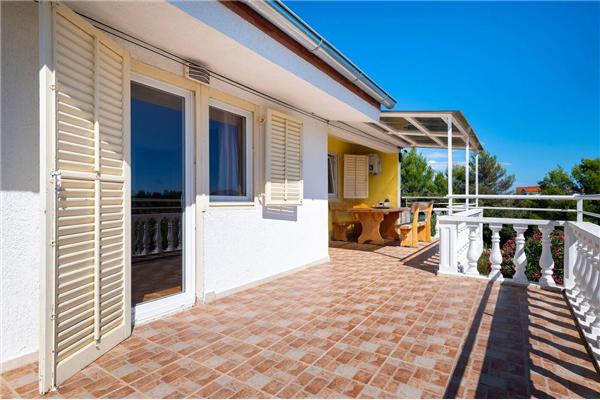 House K1, for 10 persons