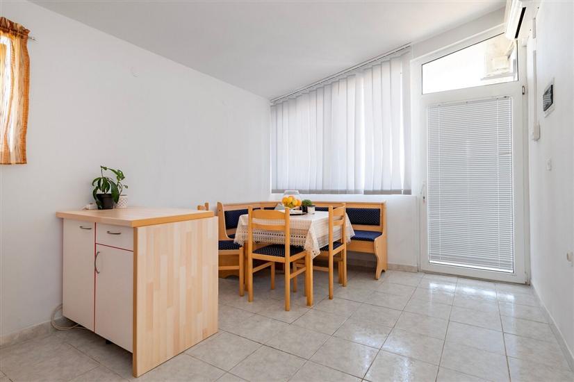 House K1, for 10 persons