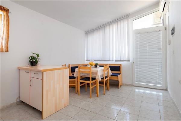 House K1, for 10 persons