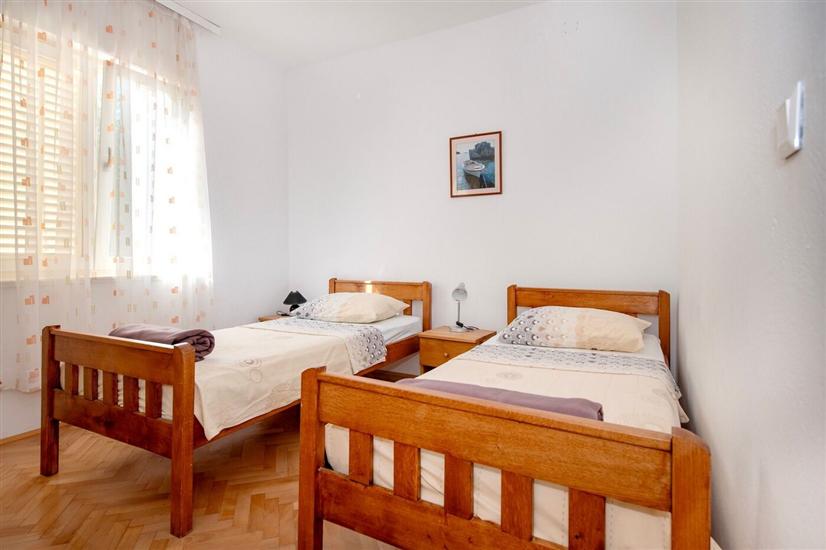 House K1, for 10 persons