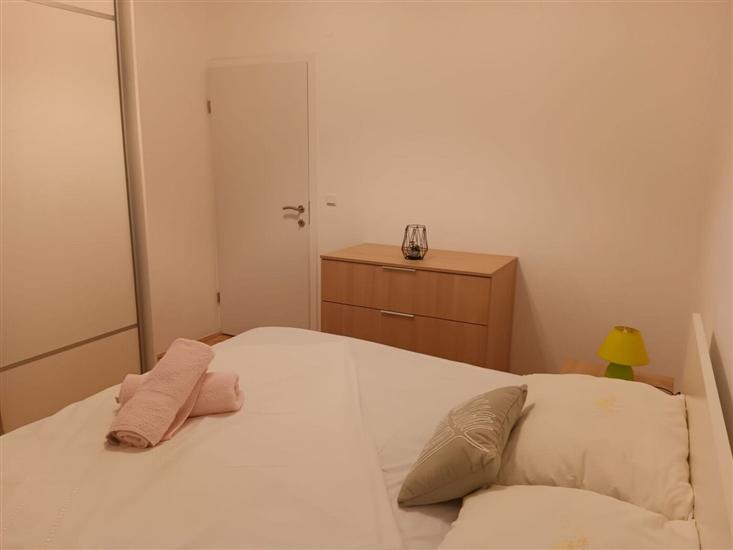 Apartment A1, for 5 persons