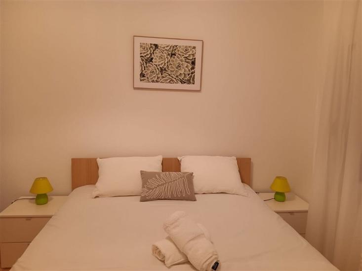 Apartment A1, for 5 persons