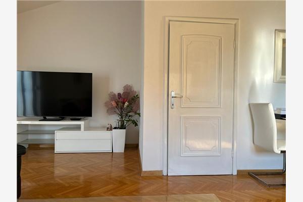 House K1, for 10 persons