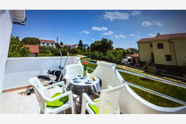 House K1, for 10 persons