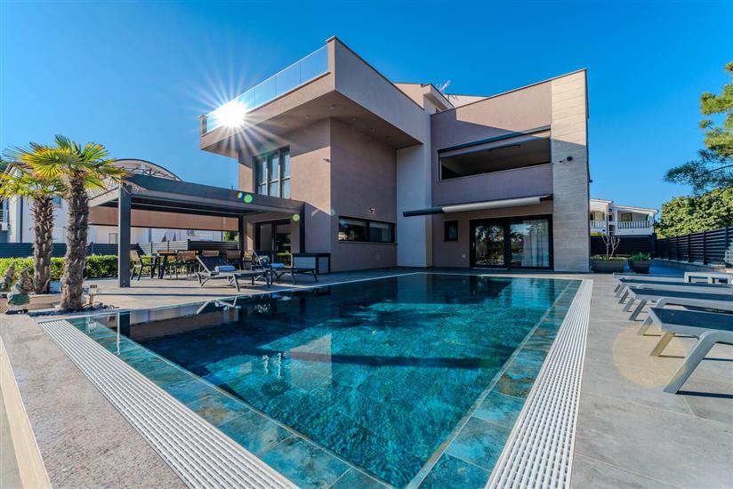 Apartment A2, for 8 persons