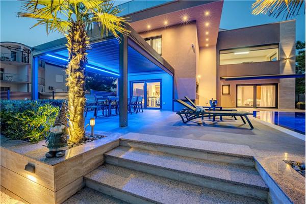 Apartment A2, for 8 persons