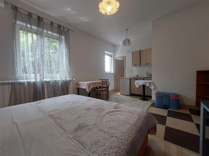 Room S1, for 2 persons