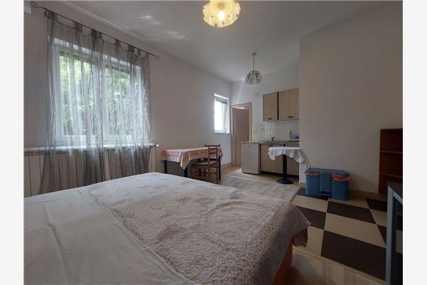 Room S1, for 2 persons