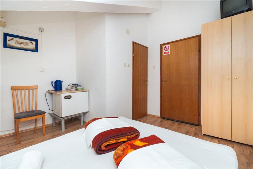 Room S3, for 2 persons