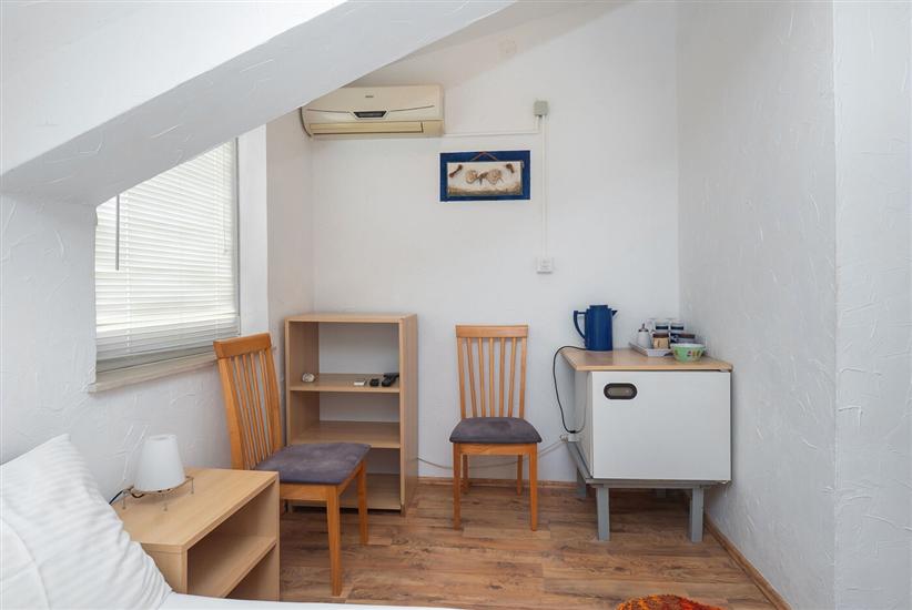 Room S3, for 2 persons