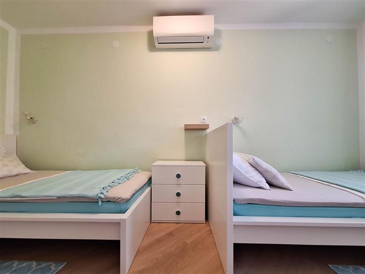 Apartment A1, for 5 persons