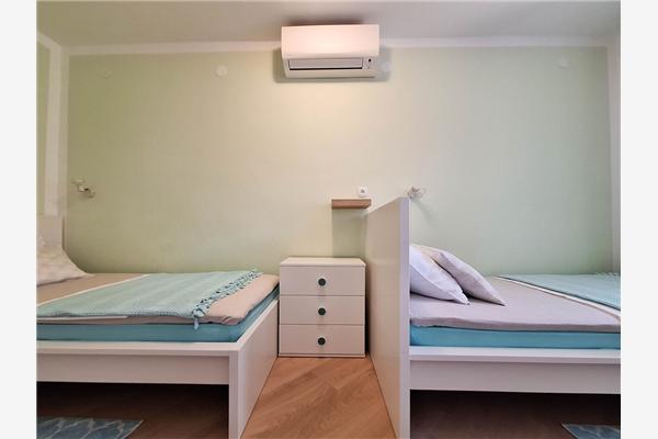 Apartment A1, for 5 persons