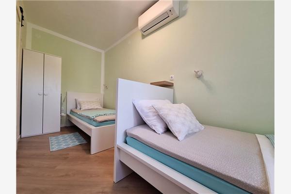 Apartment A1, for 5 persons