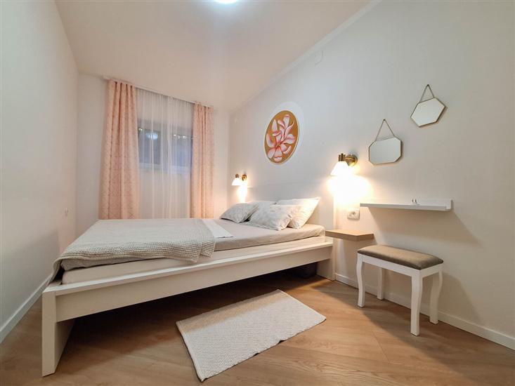 Apartment A1, for 5 persons