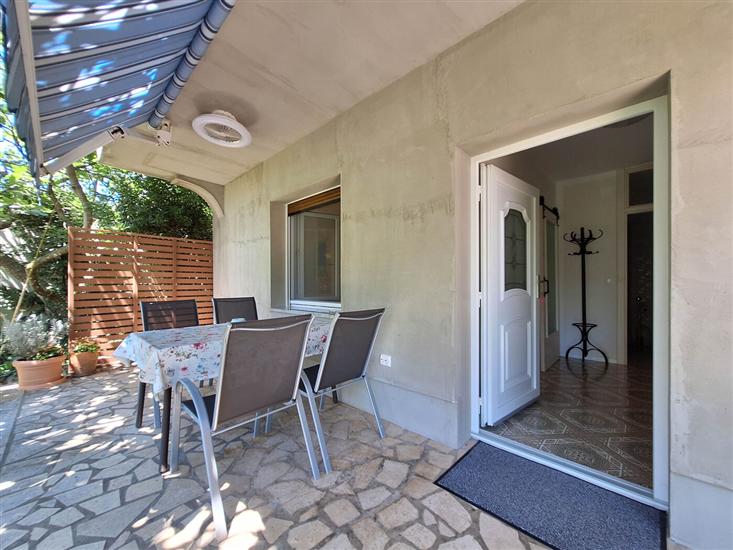 Apartment A1, for 5 persons