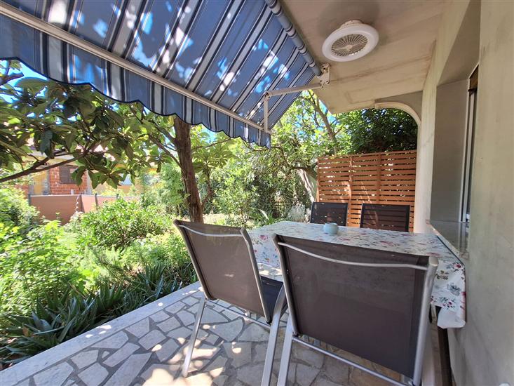 Apartment A1, for 5 persons