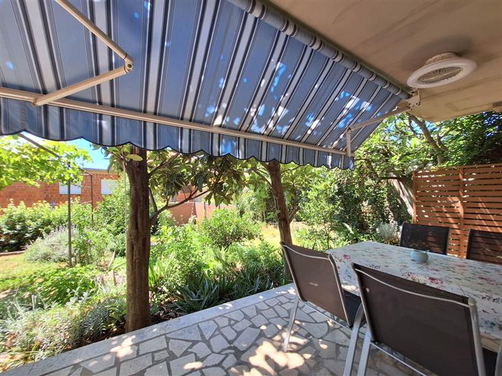 Apartment A1, for 5 persons