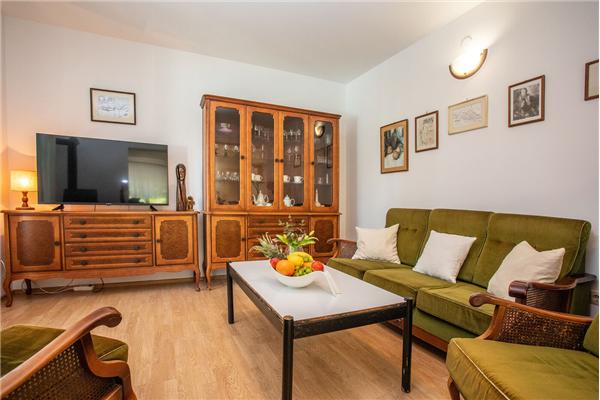 House K1, for 8 persons