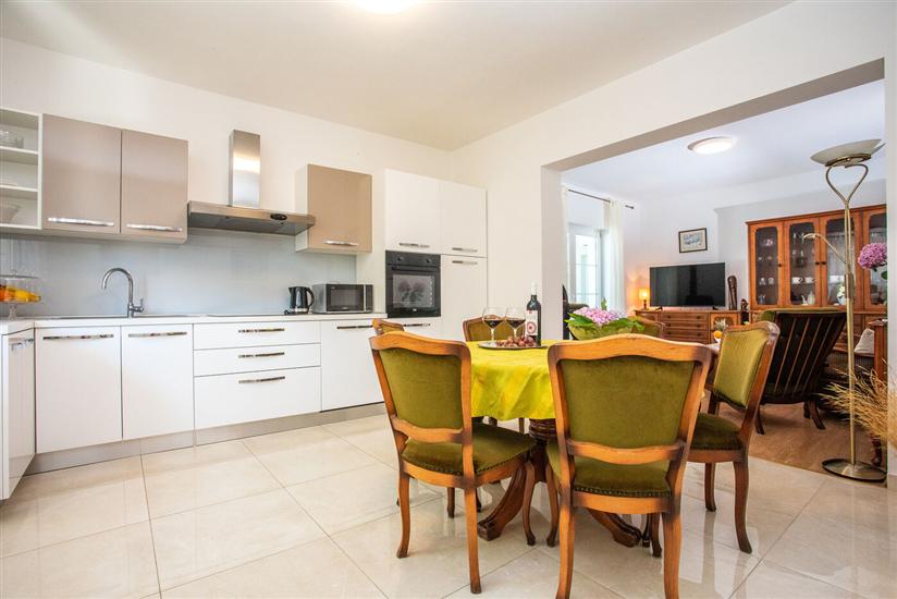 House K1, for 8 persons