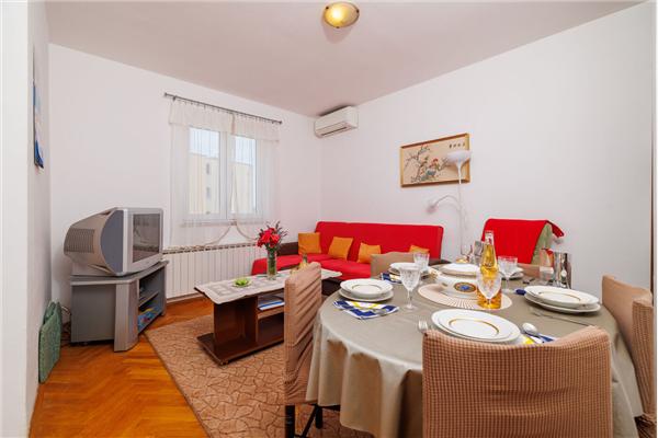 Apartment A2, for 8 persons