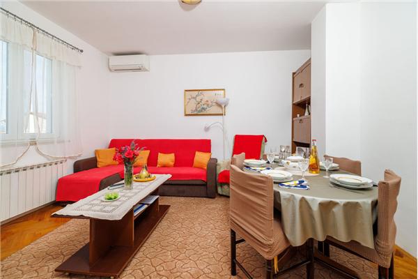Apartment A2, for 8 persons
