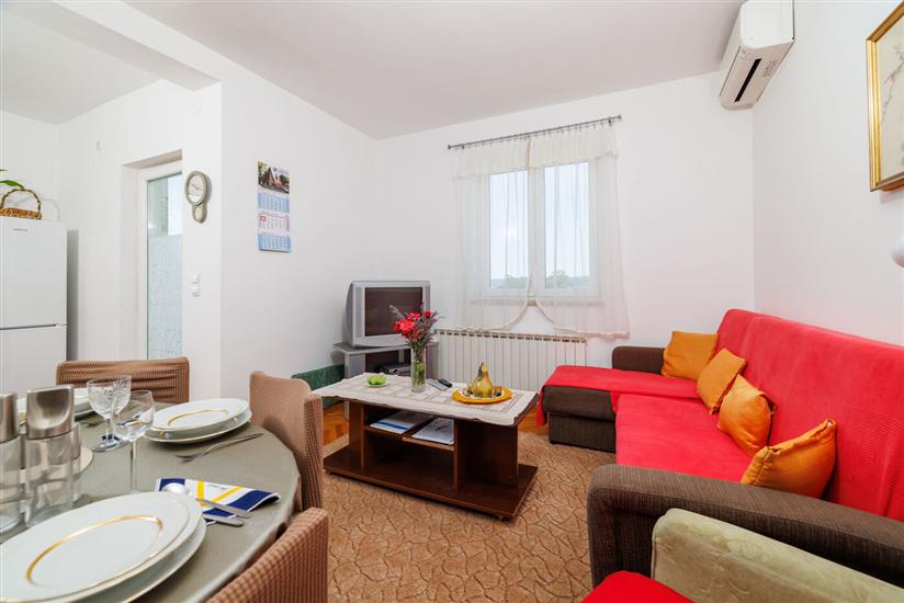 Apartment A2, for 8 persons