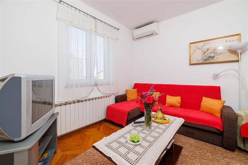 Apartment A2, for 8 persons