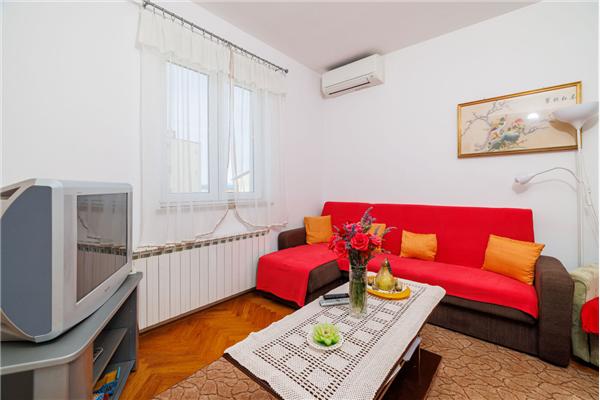 Apartment A2, for 8 persons