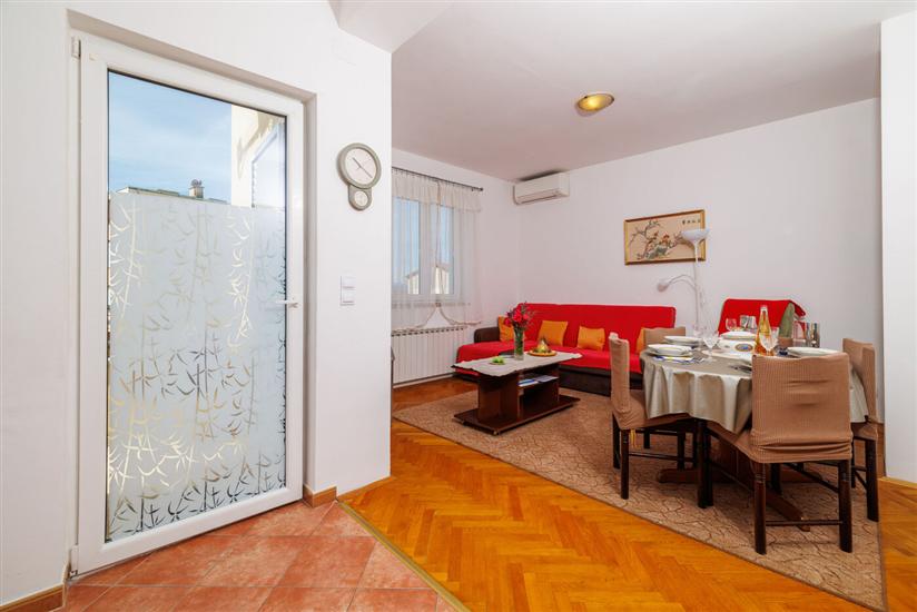 Apartment A2, for 8 persons