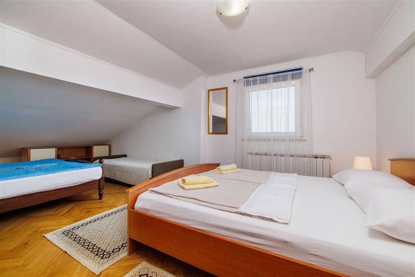 Apartment A2, for 8 persons