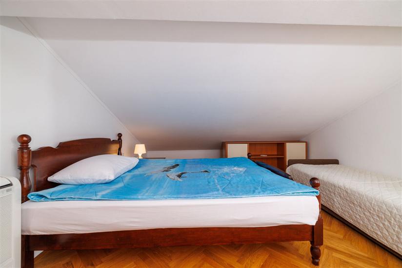 Apartment A2, for 8 persons