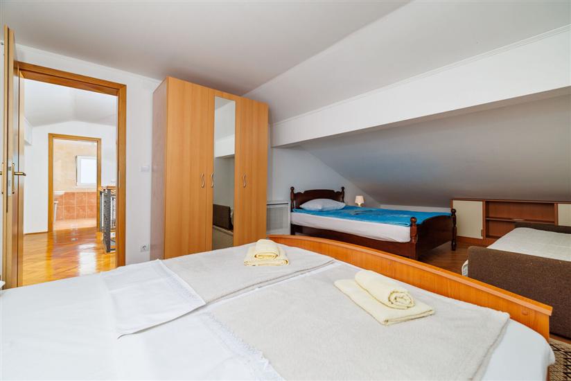 Apartment A2, for 8 persons