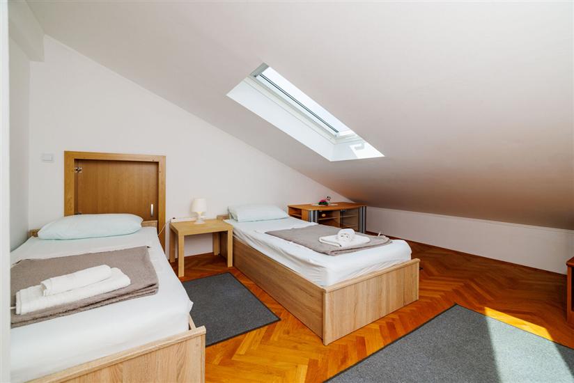 Apartment A2, for 8 persons