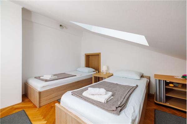 Apartment A2, for 8 persons