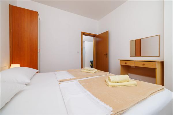 Apartment A2, for 8 persons