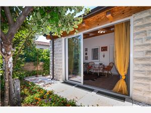 House GARDEN Srima (Vodice), Size 30.00 m2, Airline distance to the sea 100 m, Airline distance to town centre 400 m