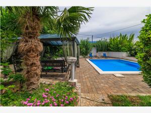 Namestitev z bazenom Reka in Riviera Crikvenica,Rezerviraj2Od 357 €