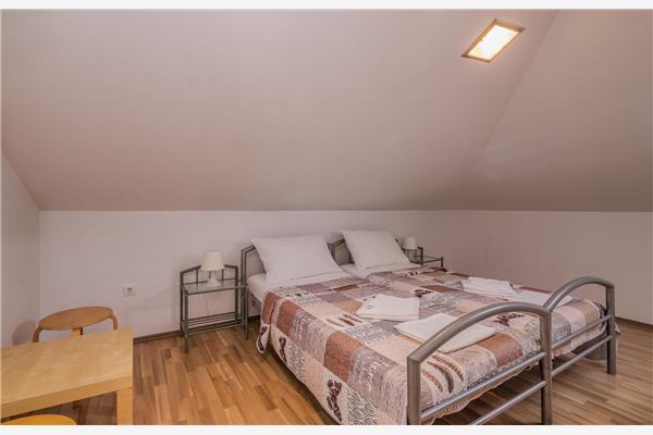 Apartment A1, for 6 persons