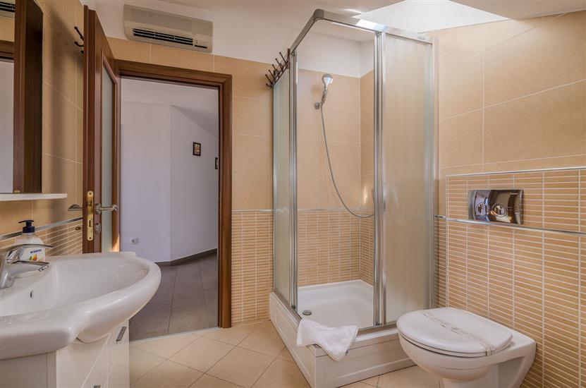 Apartment A1, for 6 persons