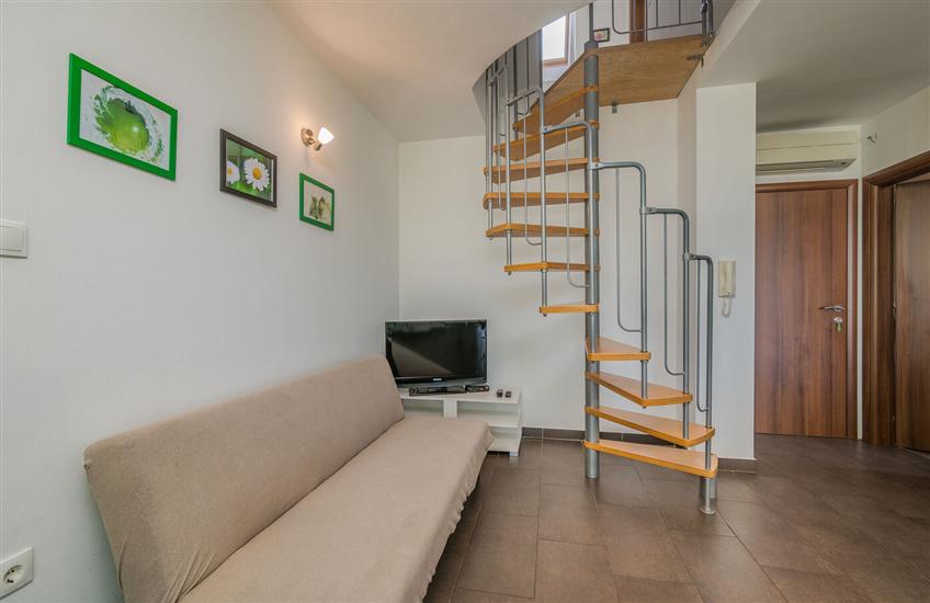 Apartment A2, for 6 persons