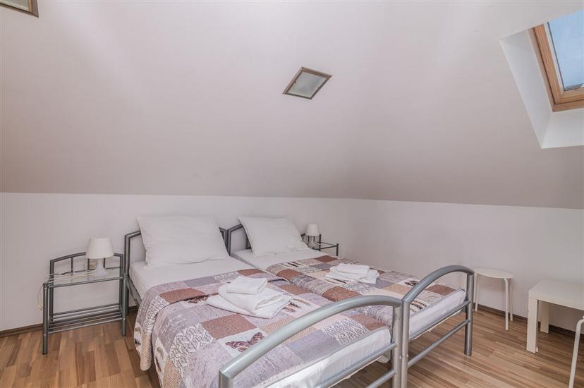 Apartment A2, for 6 persons