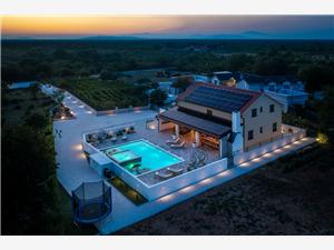 Villa Meden Dol Sibenik Riviera, Kwadratuur 242,00 m2, Accommodatie met zwembad